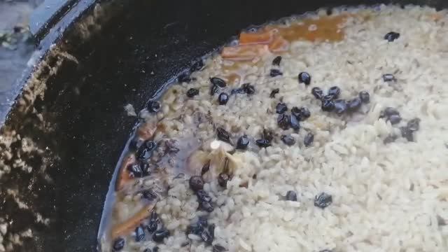 Готовится плов. смотреть онлайн