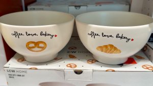 В Фикс прайс классные завалы посуды! Много новинок для кухни. Красивые тарелки, кружки, кастрюли.