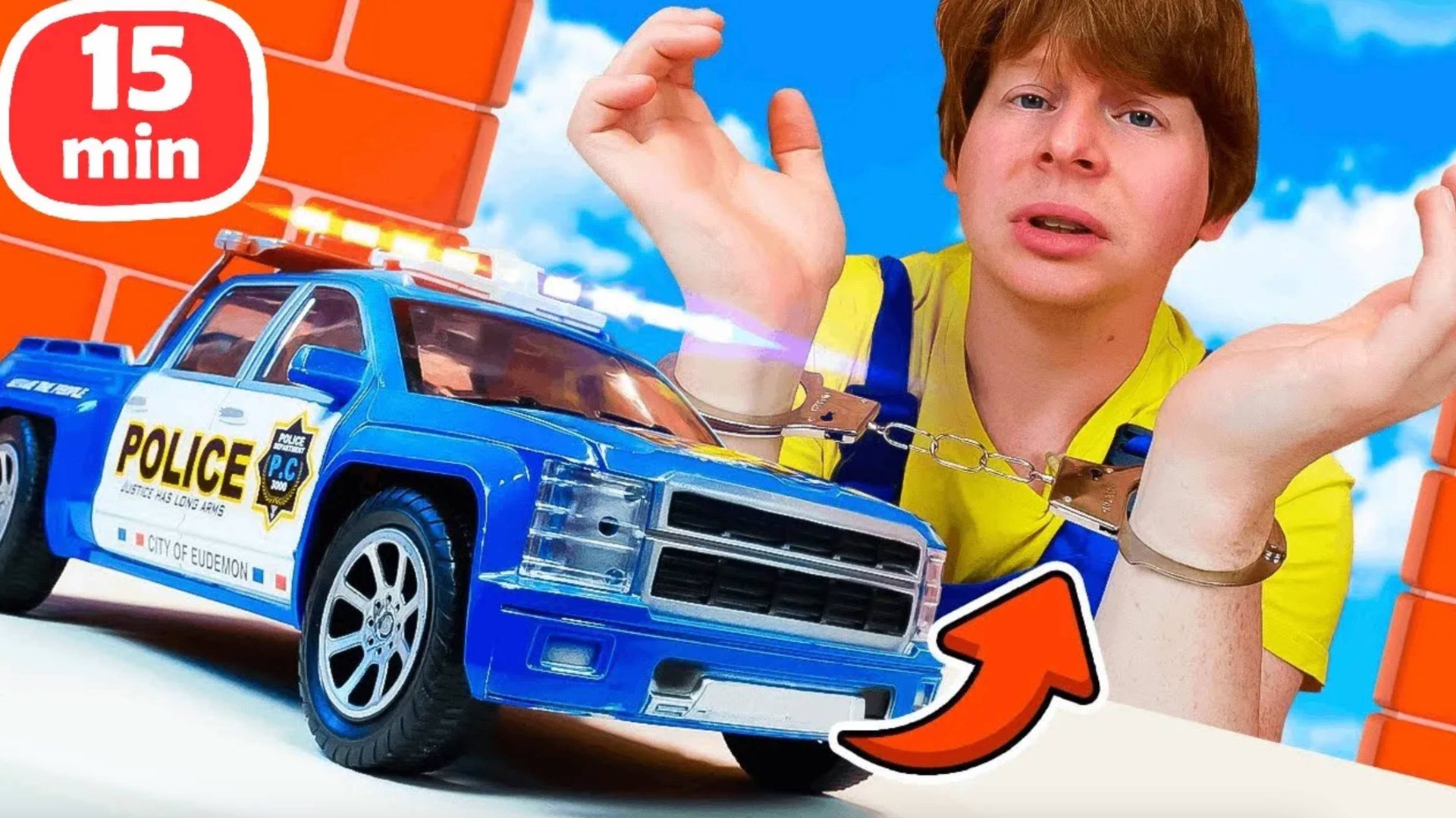 Полицейская машина попала в аварию, мотор Маквина заглох! 🚨🚔😢 смотреть онлайн