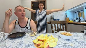 Мукбанг и мы в ТАНЦАХ) Соблазняю Вована прямо за УЖИНОМ, а ему ПОФИГ! ПП семейный ужин и ИВАСИ)