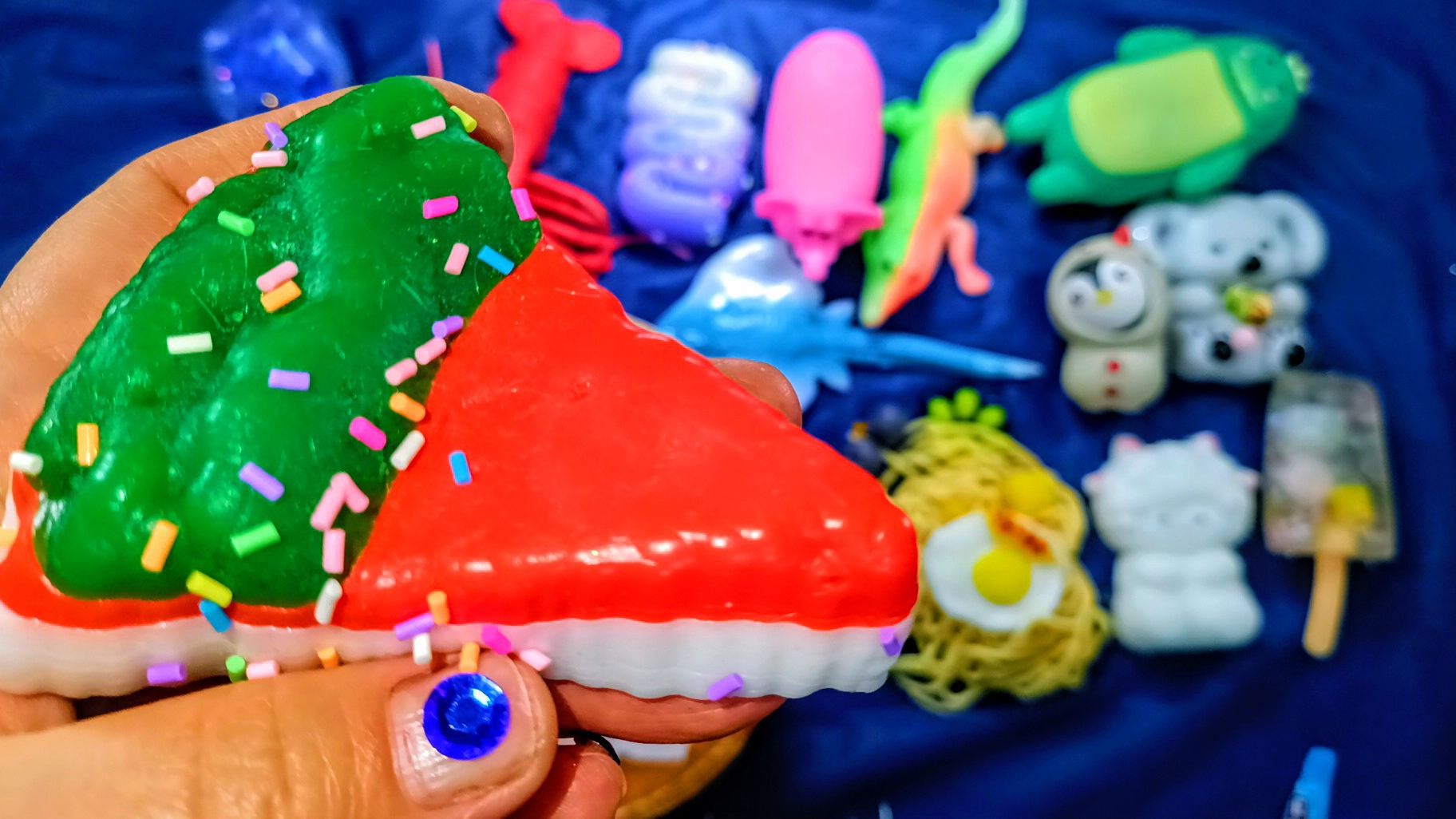 АСМР распаковка сквиши и антистрессы для вашего удовольствия и удовлетворения 🥰🩷🥰 смотреть онлайн