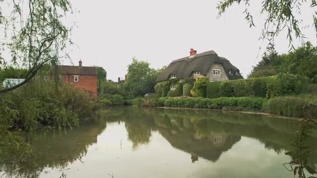 🇬🇧 Красота английской сельской деревни ранней осенью и экскурсия по ветряной мельнице Уилтон смотреть онлайн