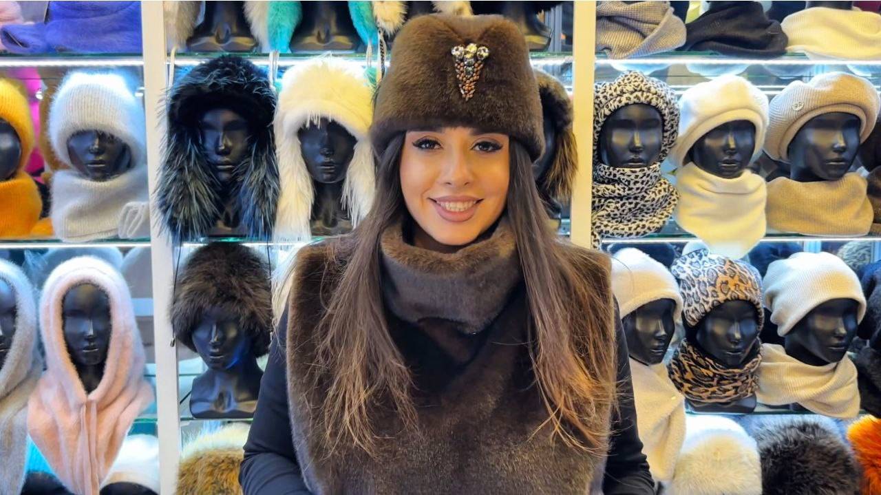 Яркие манишки Капюшоны Шапки и другие головные уборы у Анны смотреть онлайн