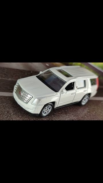 CADILLAC ESCALADE смотреть онлайн