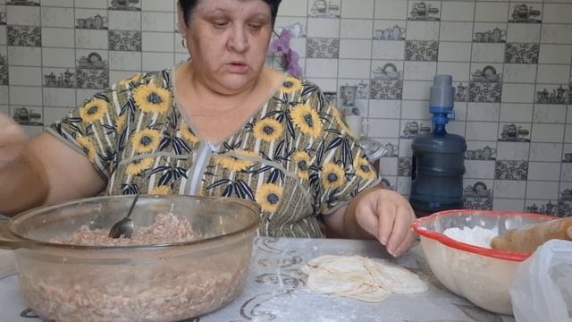 Леплю пельмени ПРОДОЛЖЕНИЕ смотреть онлайн