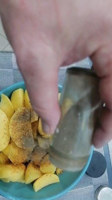 Курица с картошкой в духовке