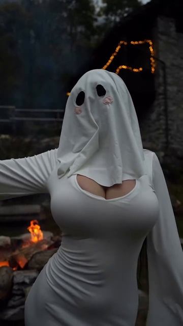 Мартина отмечает Halloween смотреть онлайн