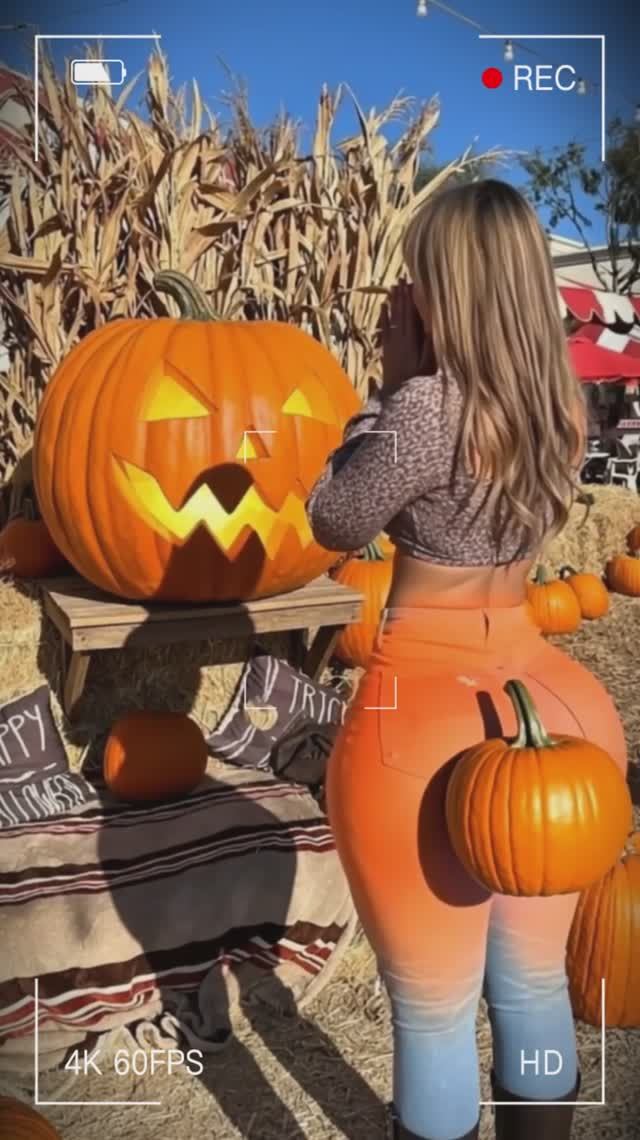 ВСЕ БАБЫ, КАК БАБЫ, А МОЯ - БОГИНЯ! смотреть онлайн