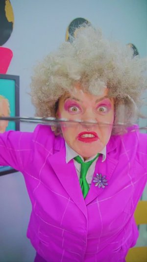 Злой учитель против хороших учеников!