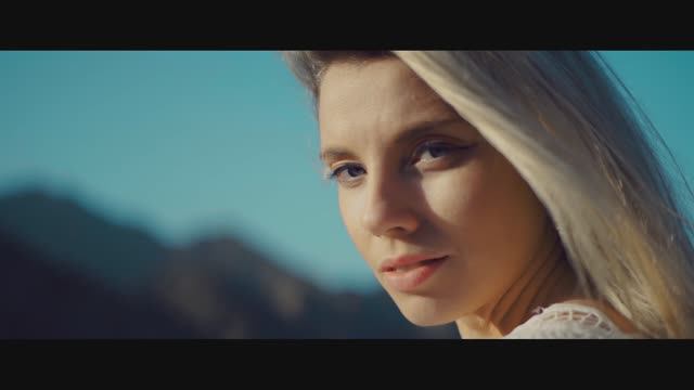 Ролик для бренда одежды UnA смотреть онлайн