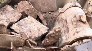 Строительство, дробление щебёнки