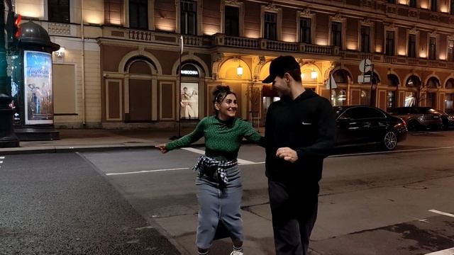 Танцор Саша Танует С. Девушкой смотреть онлайн