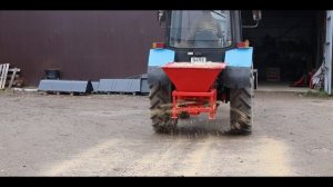 Пескоразбрасыватель навесной 0.25 - 0.5 м3  на тракторах ( МТЗ 320, Т25, МТЗ, Т40, ЮМЗ)