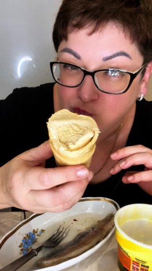 А картошка-то вкусная, когда сильно кушать хочется/Мукбанг селедочка и мороженка/