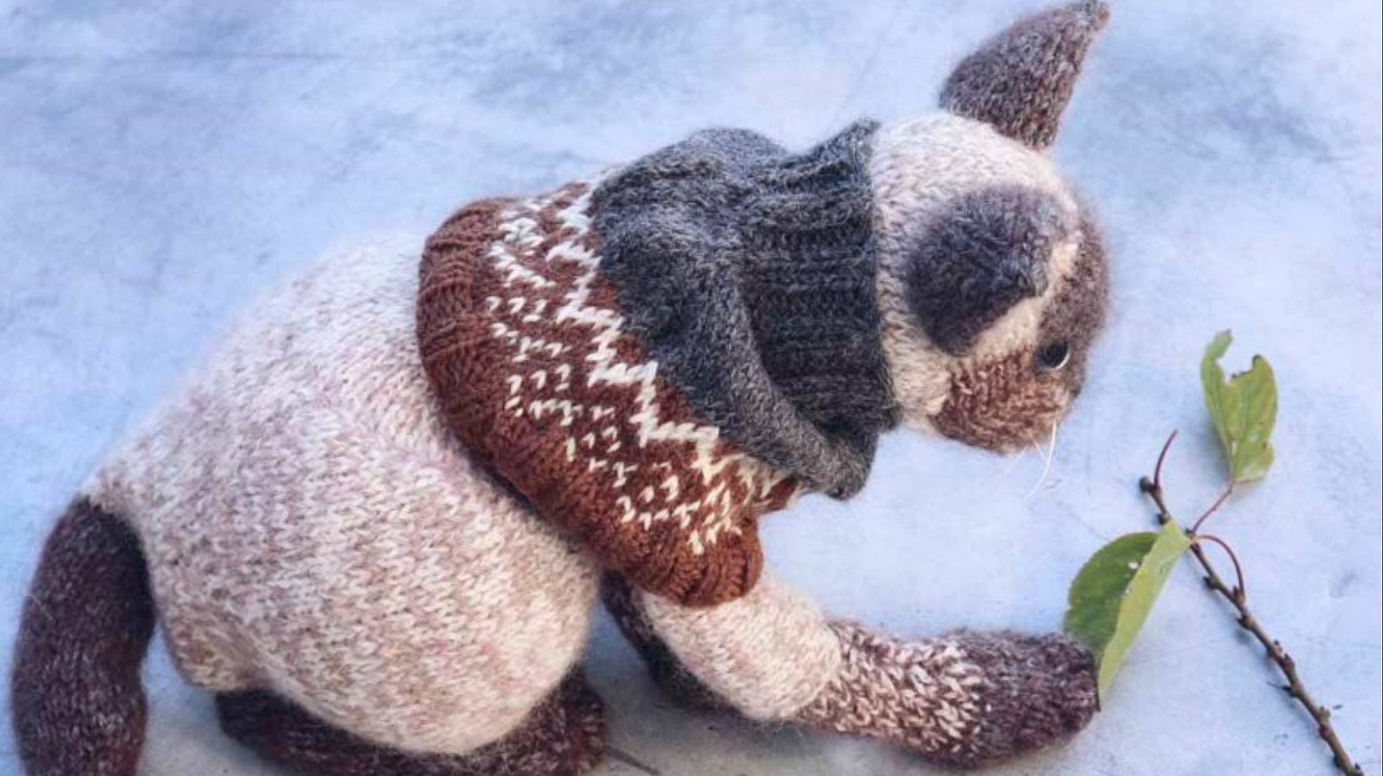 Сиамский кот. Сборка. Описание вязания смотрите на моём канале Паучок