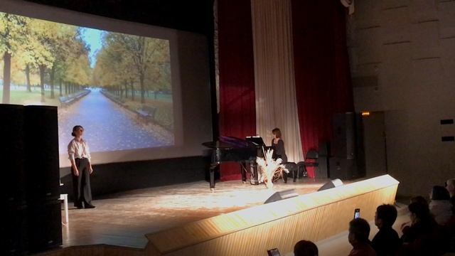 С. Есенин "Мне грустно на тебя смотреть" (Читает: Натали Силаева, рояль: Анастасия Козуб) смотреть онлайн