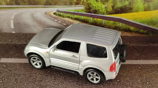 MITSUBISHI PAJERO смотреть онлайн