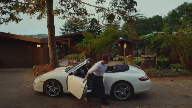 Новый робот NEO от 1X смотреть онлайн