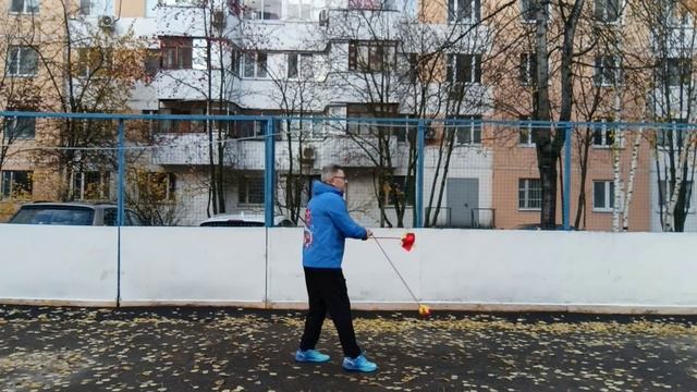 Упражнения с мячами для фитнеса на верёвке (8)