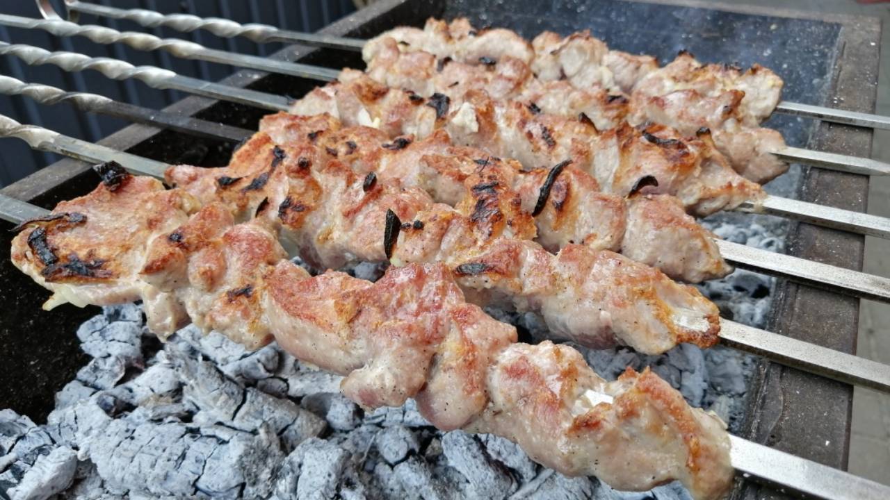 Маринад для шашлыка. Marinade for barbecue. смотреть онлайн