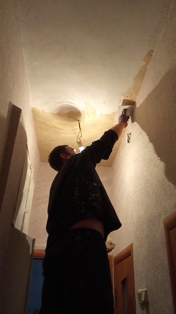 жидкие обои на потолке