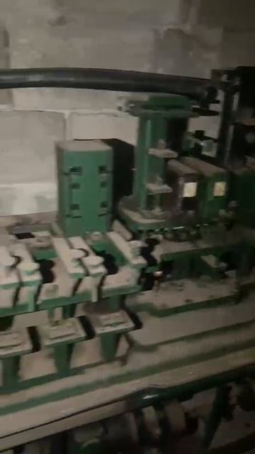 Пресс-станок для пробивания различных отверстий или прорезей в ПВХ профиле