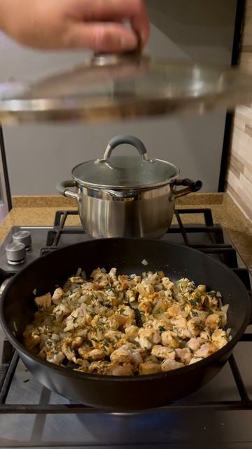 Паста 🍝 с курицей и грибами в сливках