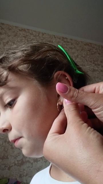 прокалывою ухо в домашних условиях смотреть онлайн