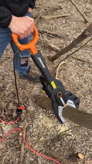 Зубастая цепная пила от компании Worx😎👍 смотреть онлайн