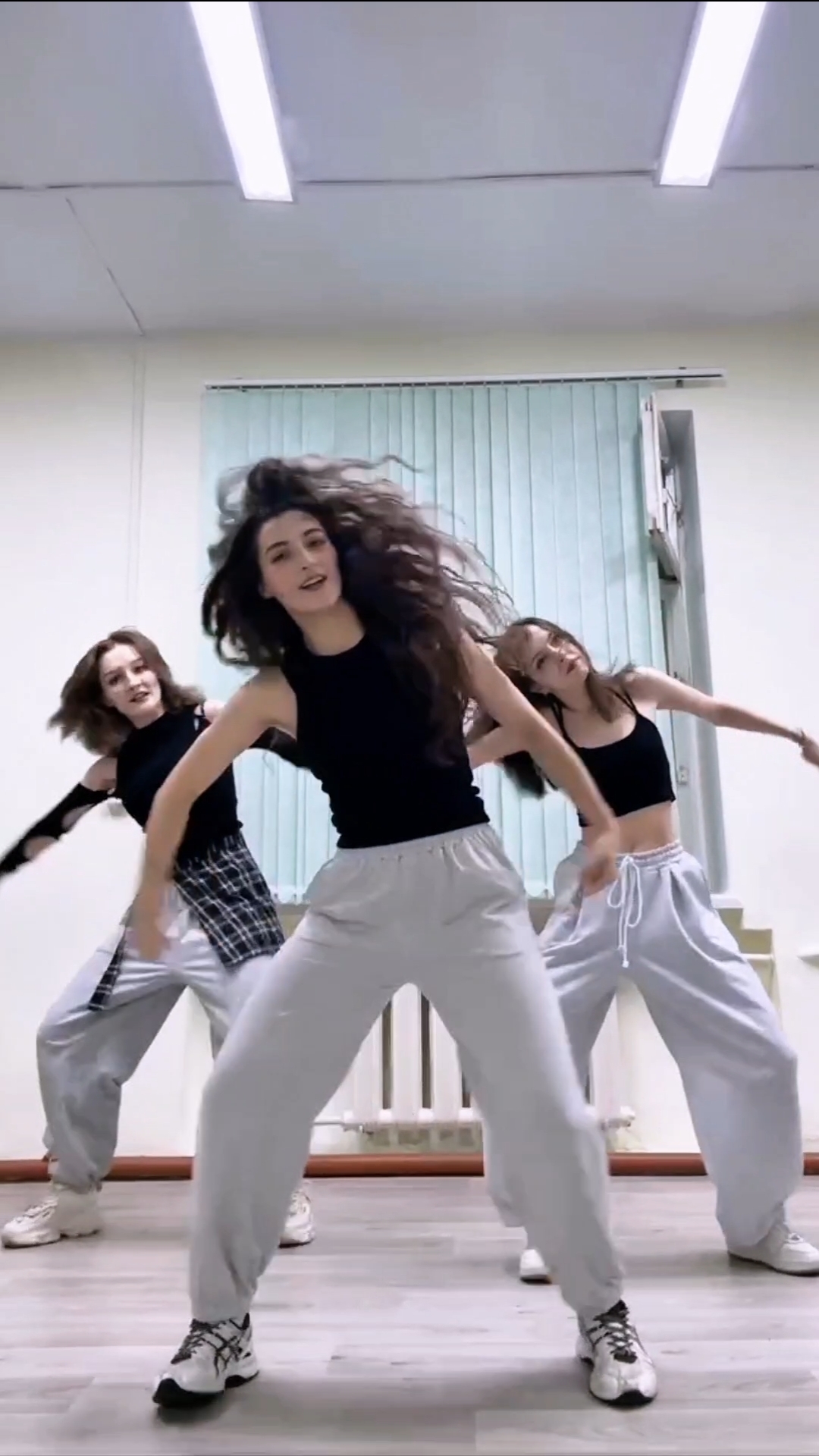 BADVILLAIN - 'THRILLER' каверденс танец #танец #кпоп #триллер