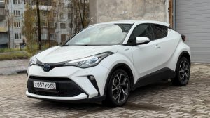 Toyota C-HR 1.8 Hybrid Webasto из Швеции.  Пробег 32.000км. В наличии.