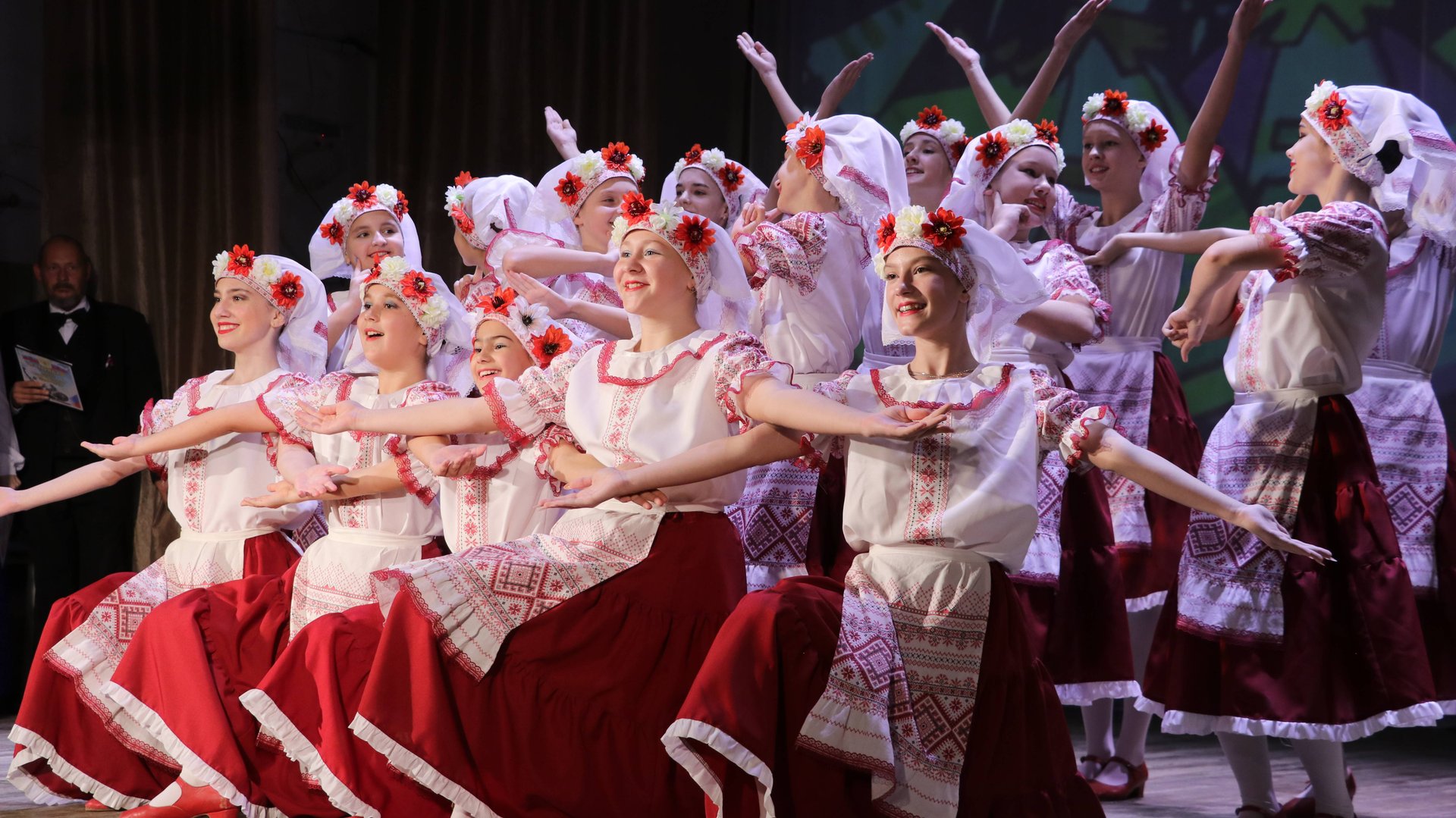 В честь Дня народного единства феодосийцам вручили награды и первые паспорта смотреть онлайн