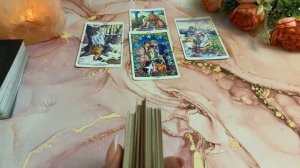 Почему он молчит 🧐❤️💐Таро