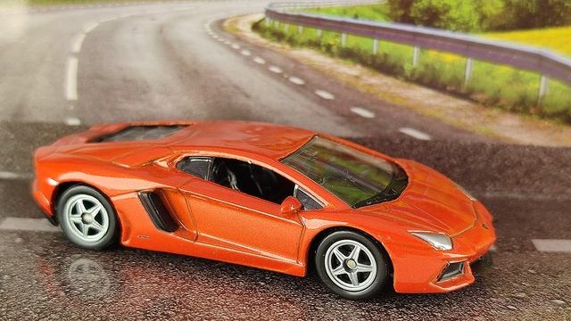 LAMBORGHINI AVENTADOR смотреть онлайн