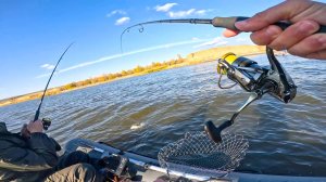 ТУТ МАССА СУДАКА, ТАК ВОТ ЧТО ЕГО ДЕРЖАЛО ТУТ. Рыбалка на спиннинг в 2025