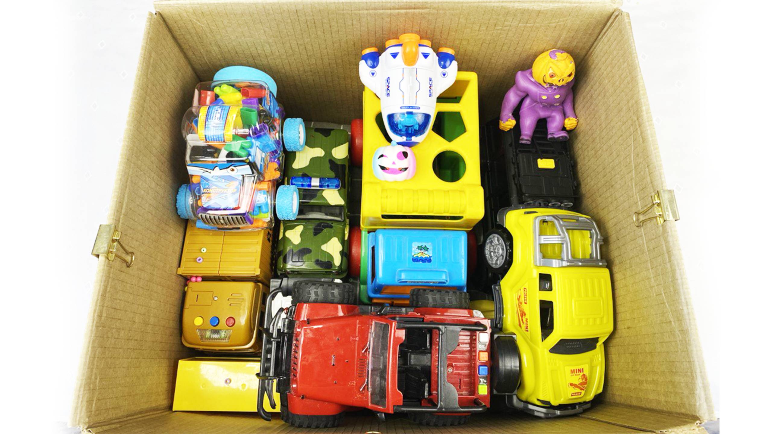 Мультики для детей про яркие машинки с сиренами едут по дороге. Хеллоуин 🚓 Мультики для малышей смотреть онлайн