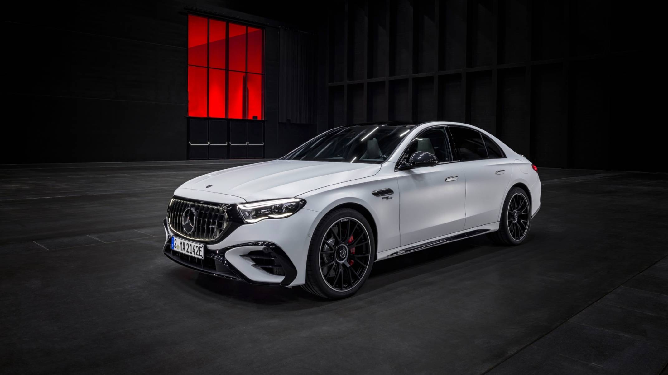 2026! Новый Mercedes-AMG E63 W214 смотреть онлайн