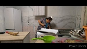 Жизнь аборигенки. Мои родители. Ремонт на кухни, клеем фартук. 29.10.25.