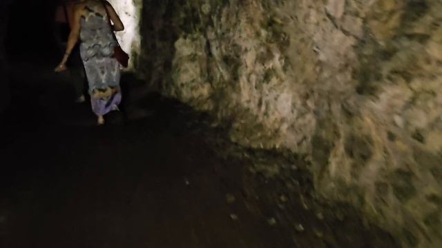 Внутри ледяной пещеры в Железноводске. Уникальное видео. Ставропольский край. Сентябрь. 2024 год. смотреть онлайн