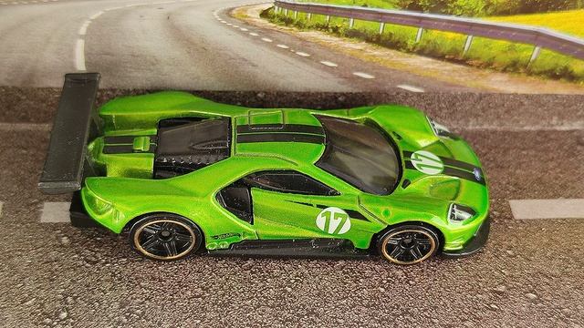 FORD GT RACE смотреть онлайн