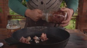 Kənd Həyatı. Приготовление мяса по-деревенски — разделка быка и хранение в банках