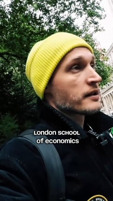 Гуляю по кампусу LSE #shortvideo смотреть онлайн