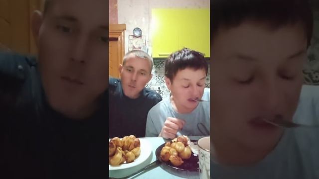 Приятного аппетита 😋 смотреть онлайн