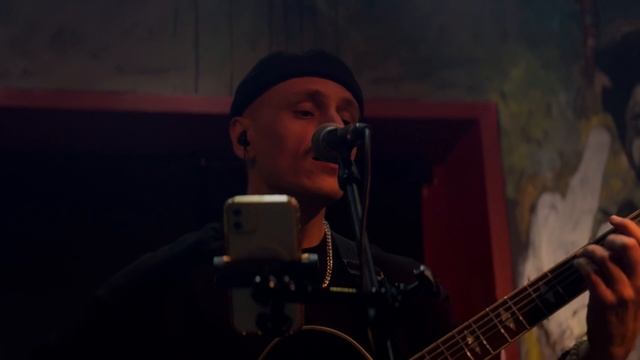 Поющий гитарист - Влади Каримов (Би2 - Молитва)