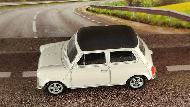 MINI COOPER 1300 смотреть онлайн