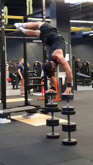 reaction people to body control #hardstyle #dj #calisthenics #reaction #gym #motivation #aura