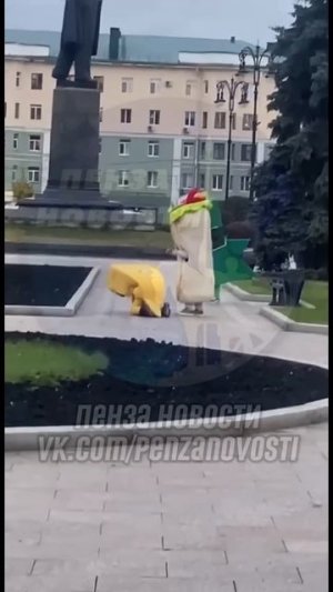 🍕 «Шаурма» и «пицца» не сконнектились в работе (Елец , площадь Ленина).