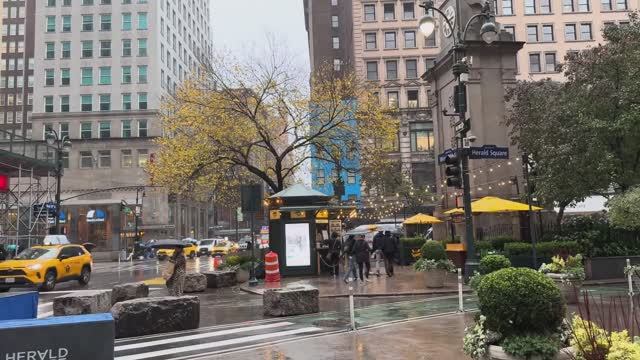 Прогулка под дождем по Нью-Йорку смотреть онлайн