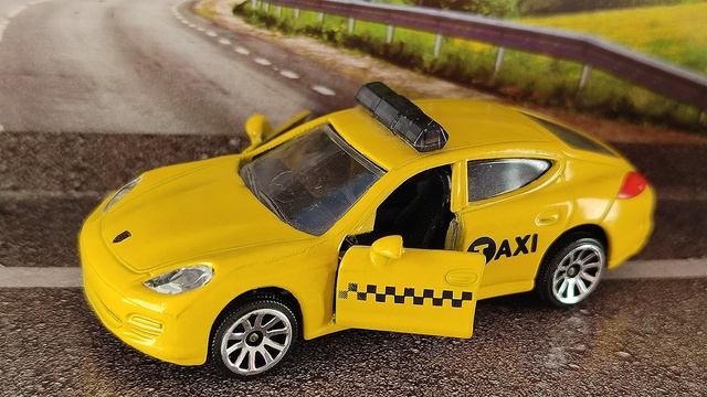 PORSCHE PANAMERA смотреть онлайн