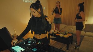 DJ SilverFox   Afro House Grooves Set From  @Blanktheory604 📍Dubai